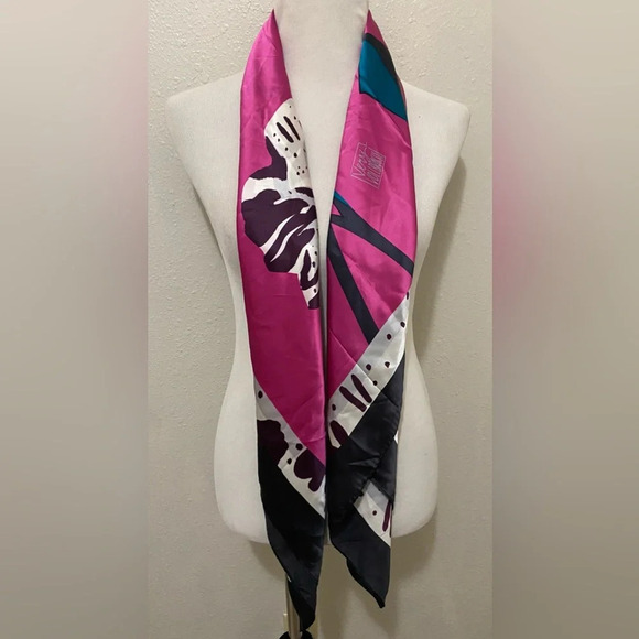 *NWOT* Very Vollbracht Floral 100% Silk Scarf/Wrap - X Large - Picture 2 of 6